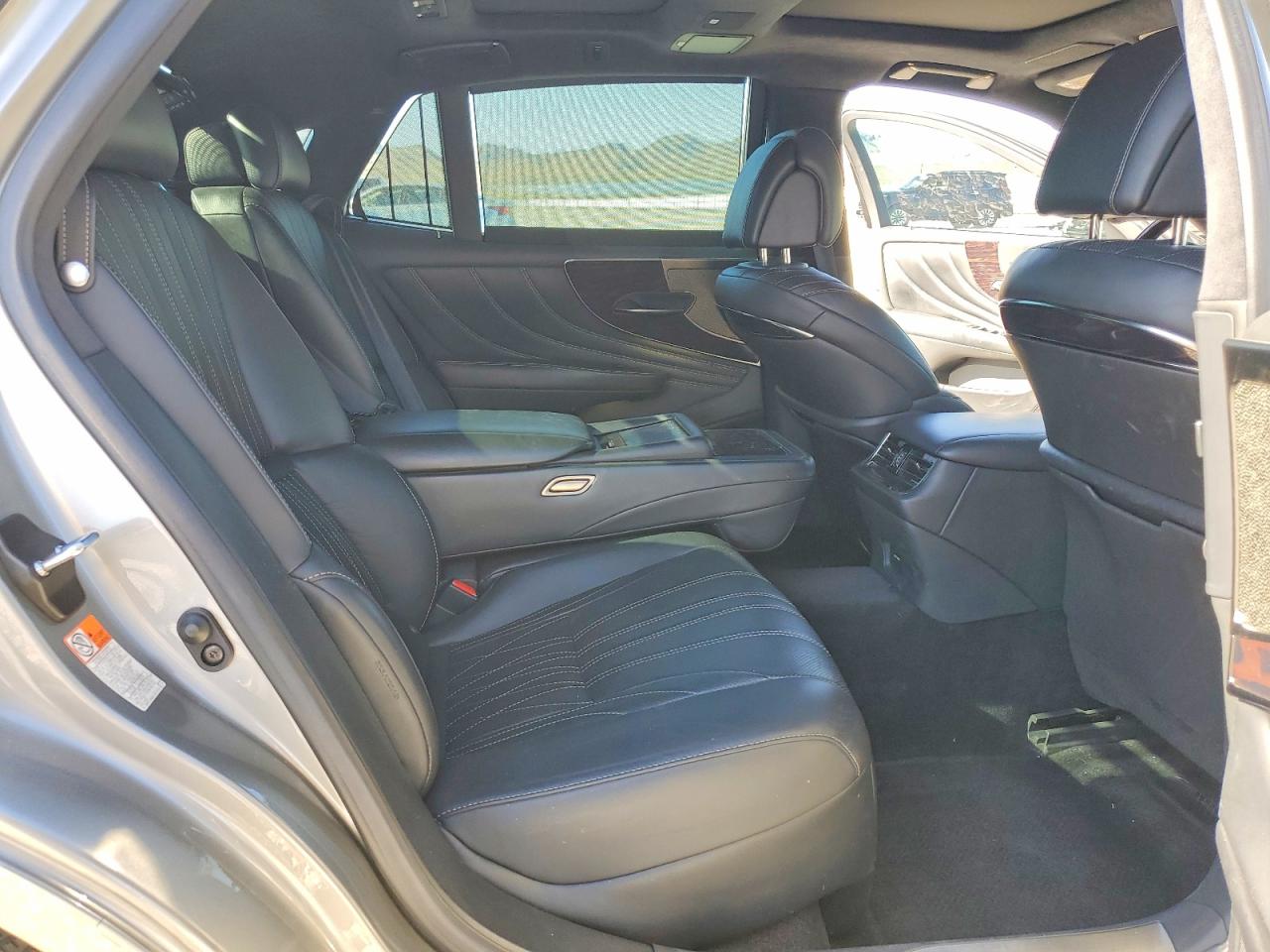 2019 Lexus Ls500 VIN JTHC5LFF0K5006719 photo 10