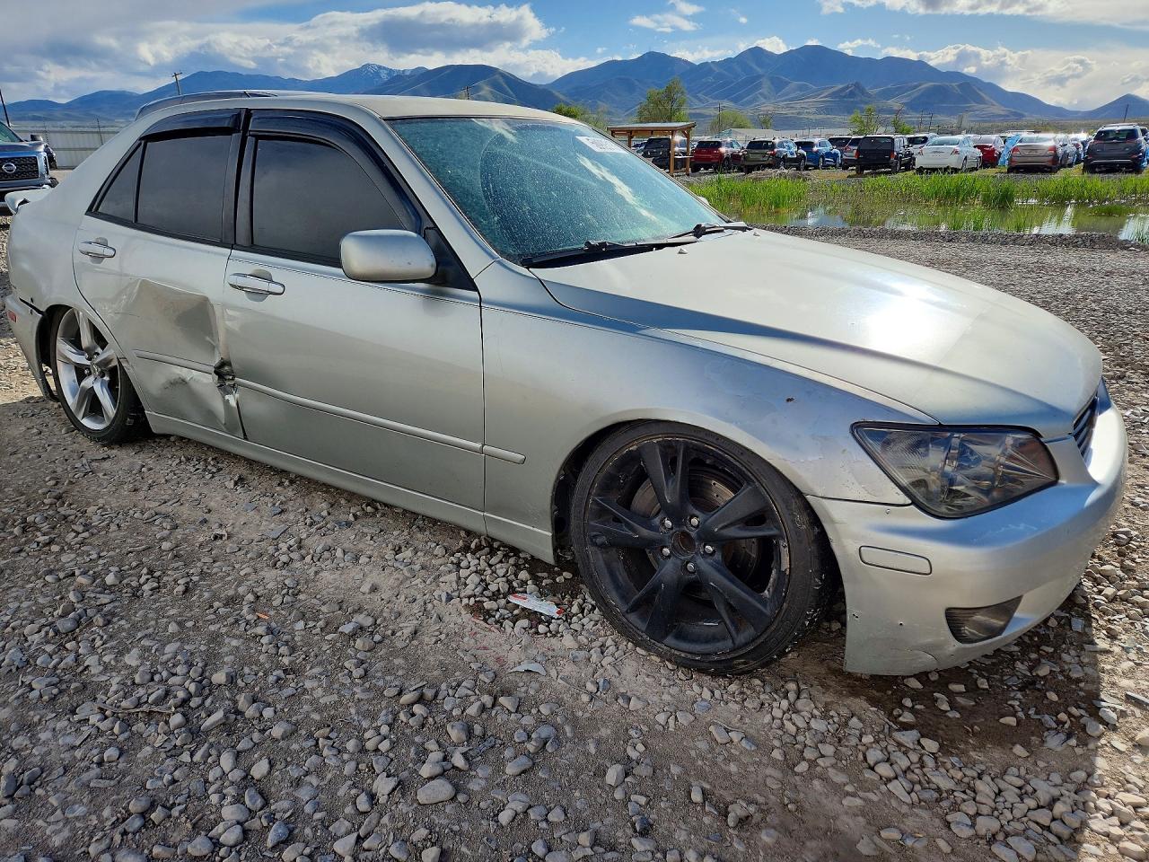 2001 LEXUS Is VIN JTHBD182010011119 photo 4