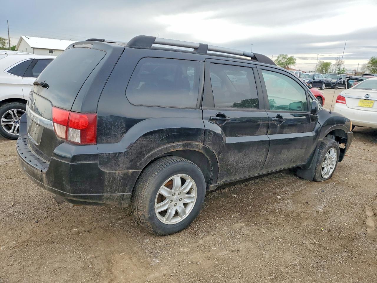 2011 Mitsubishi Endeavor VIN 4A4JN2AS5BE030062 photo 3