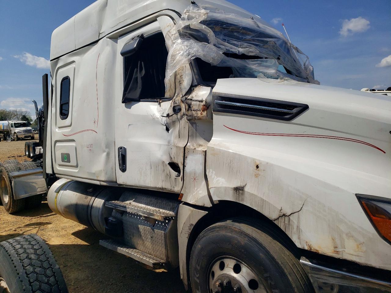 2025 FREIGHTLINER All other VIN 3AKJHHDR6SSVR9893 photo 9