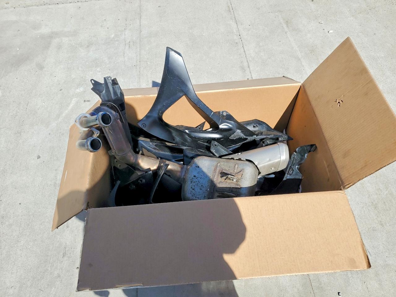 2025 YAMA Yzfr7 VIN JYARM38E5SA017995 photo 9