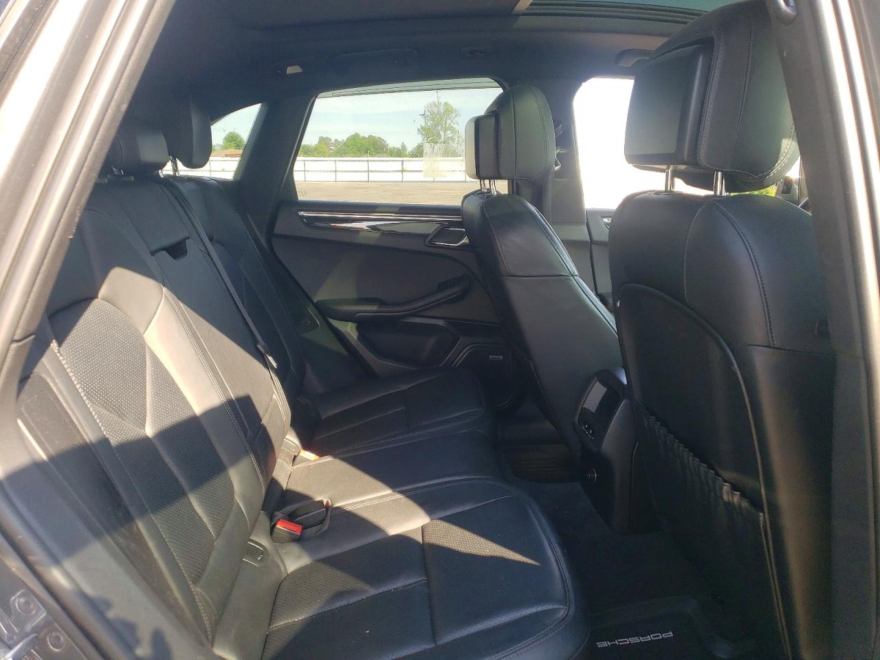 2015 Porsche Macan VIN WP1AB2A53FLB54843 photo 11