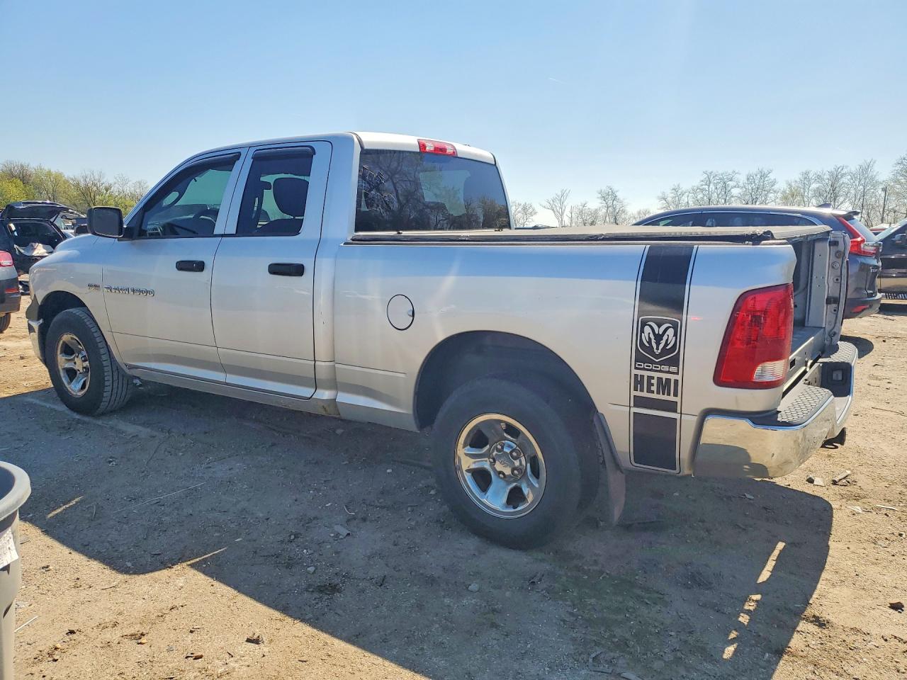 2011 Dodge Ram 1500 VIN 1D7RV1GT3BS692279 photo 2