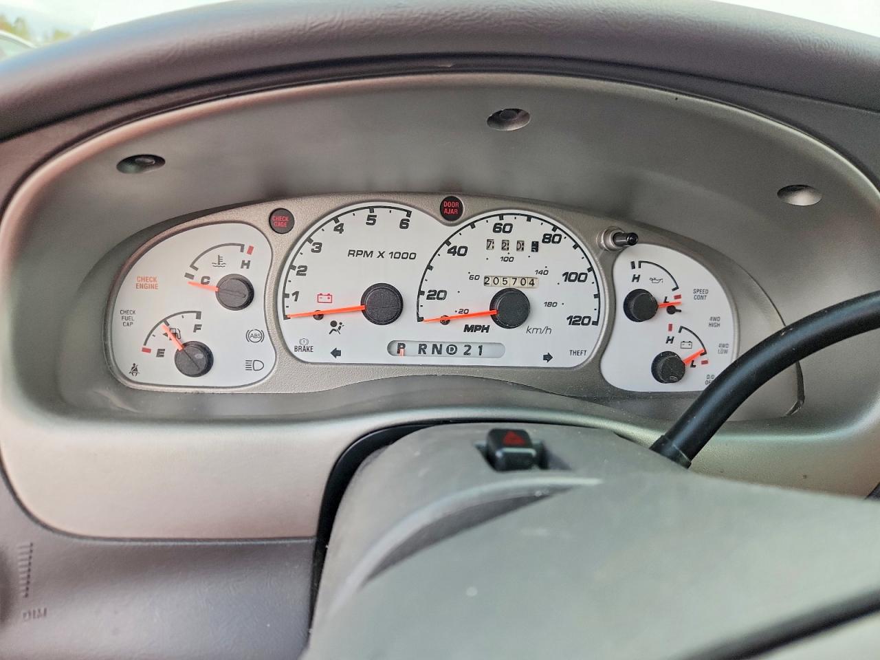 2002 Ford Explorer VIN 1FMZU77E62UD40914 photo 9