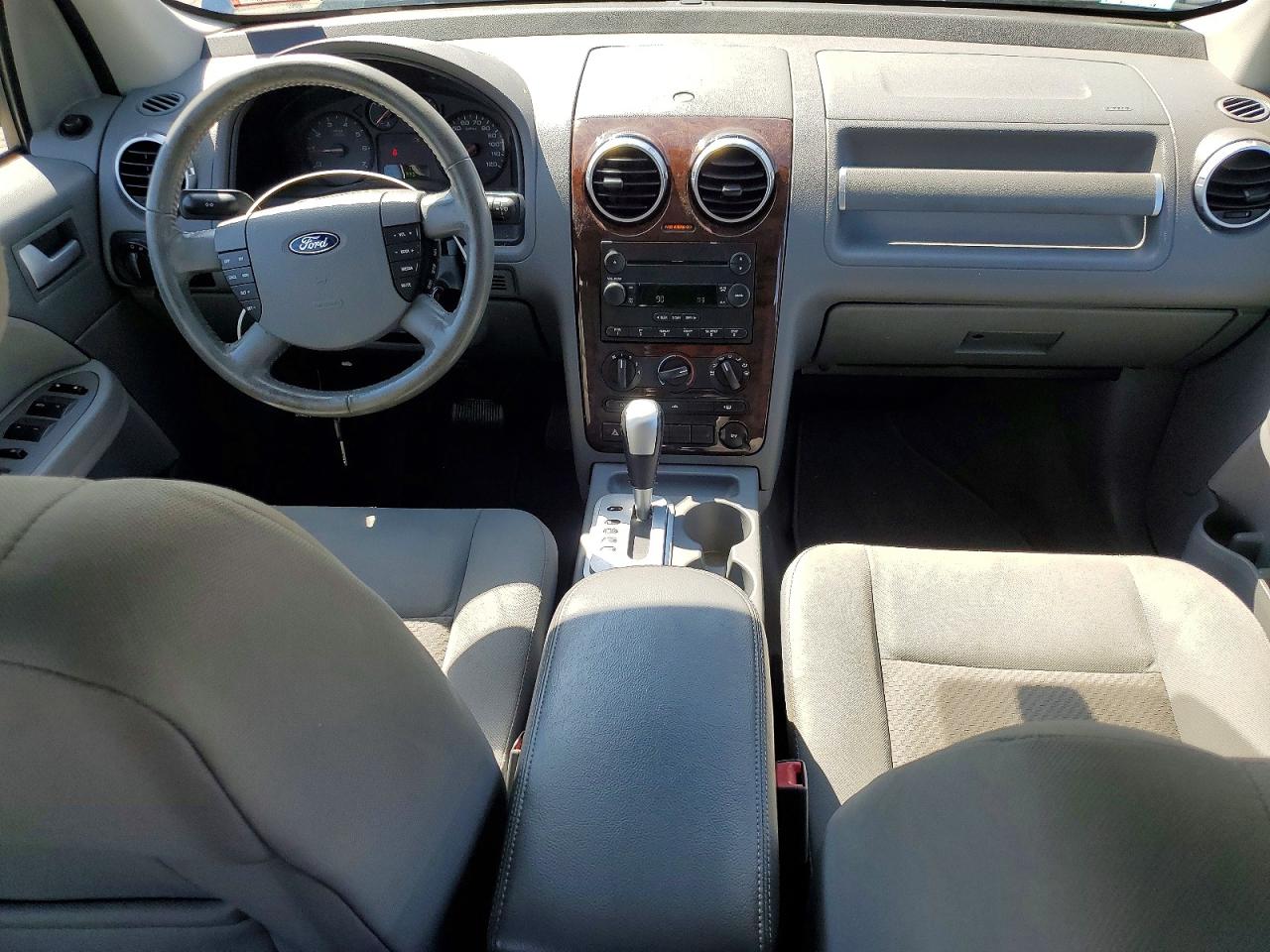 2007 Ford Freestyle VIN 1FMDK05157GA28225 photo 8