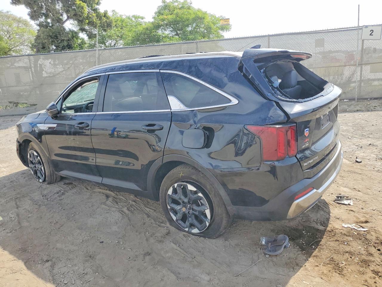 2025 Kia Sorento VIN 5XYRL4JC3SG360178 photo 2