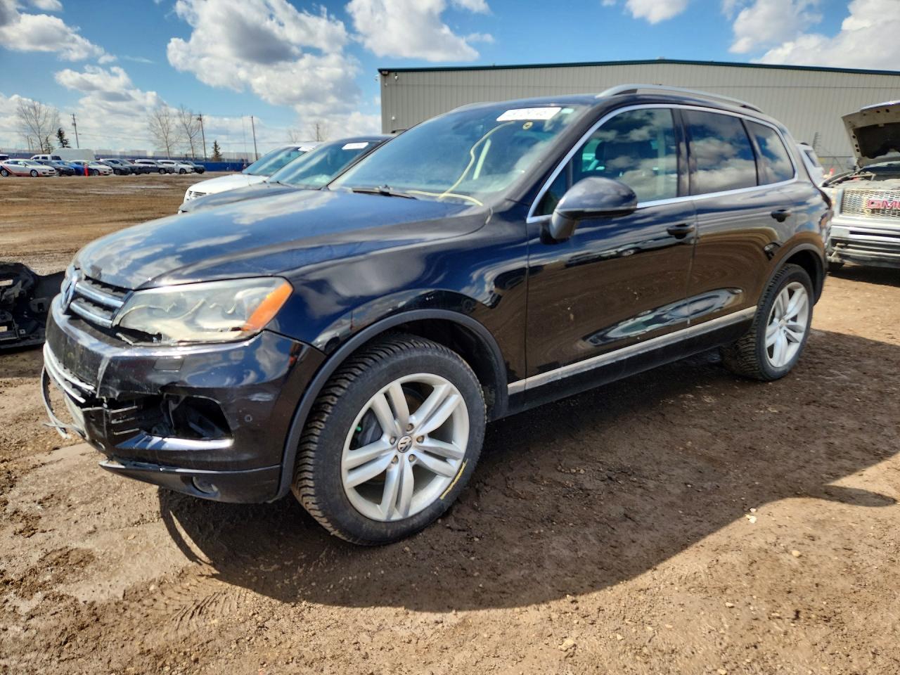 2013 Volkswagen Touareg VIN WVGDF9BPXDD010849 photo 1