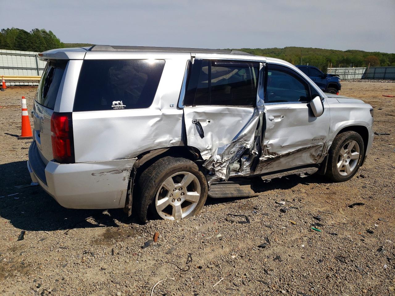 2015 CHEV Tahoe VIN 1GNSCBKC5FR705245 photo 3