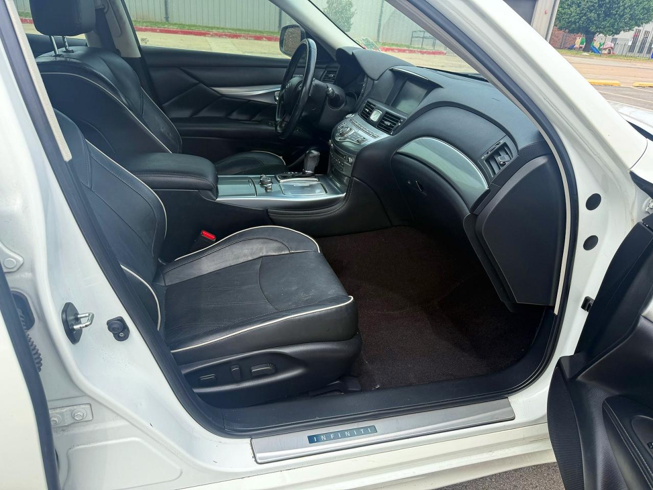 2018 Infiniti Q70 VIN JN1BY1AR2JM220919 photo 5