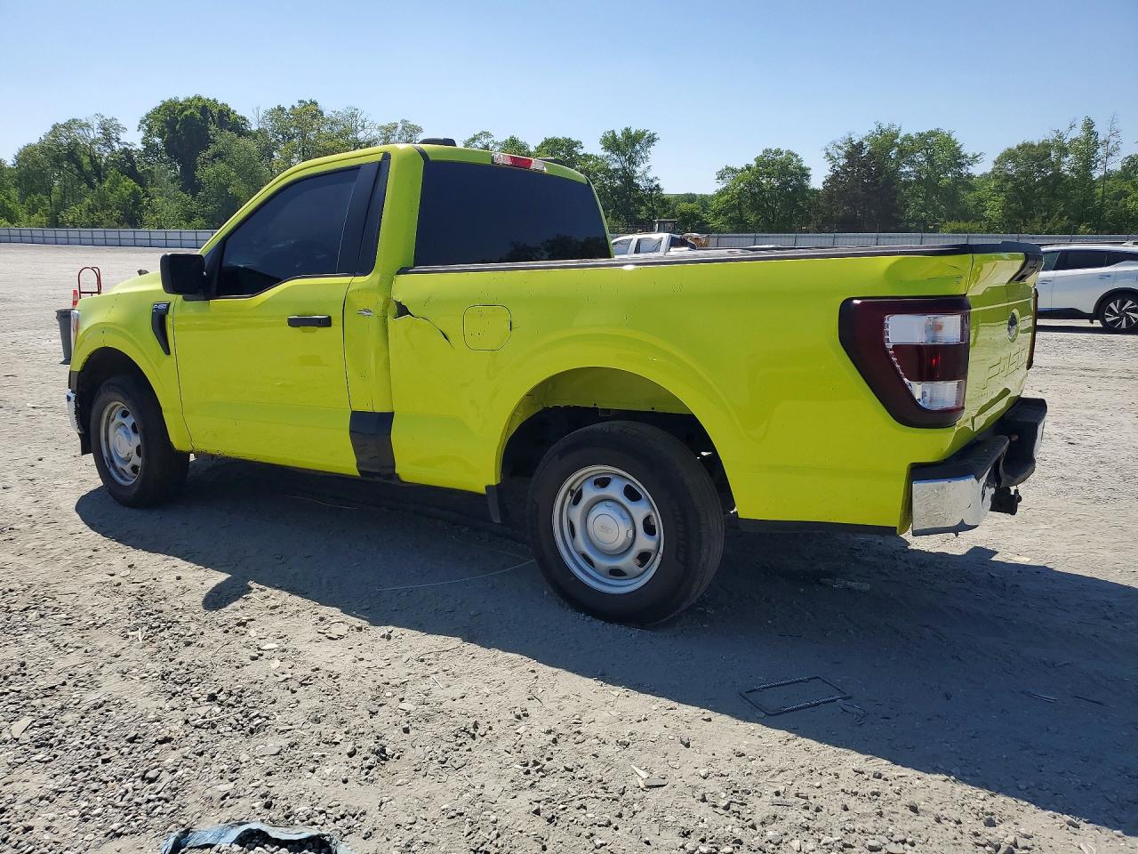 2022 Ford F150 VIN 1FTMF1CB6NKE01499 photo 2