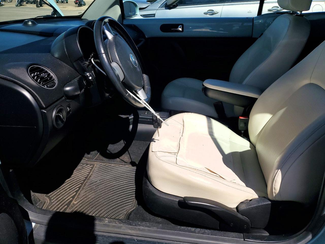 2010 Volkswagen Beetle VIN 3VWRG3AL0AM010908 photo 7