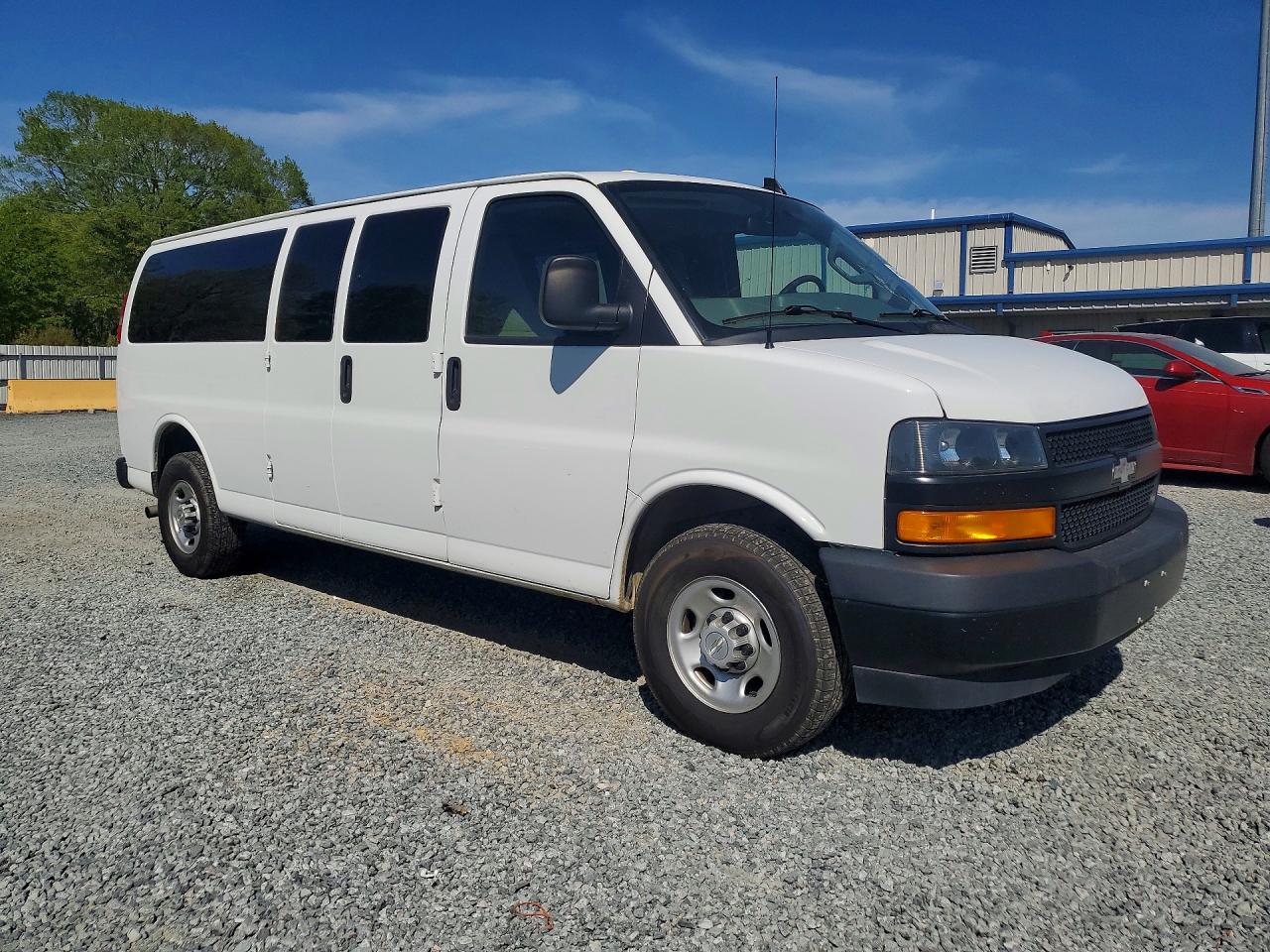 2023 Chevrolet Express VIN 1GAZGNFP2P1104166 photo 4