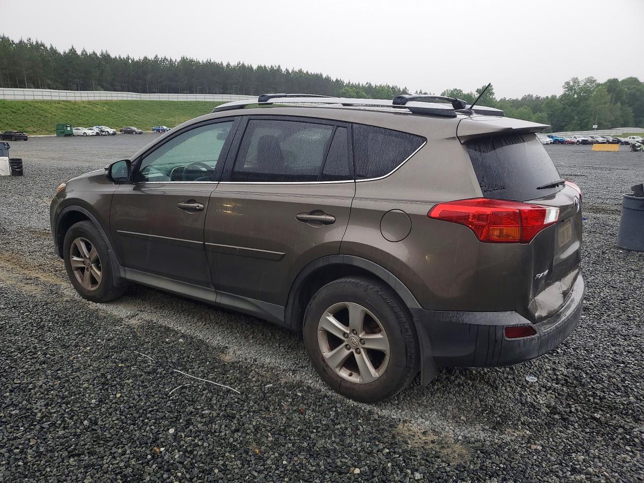 2013 Toyota Rav4 VIN 2T3WFREV8DW044105 photo 2