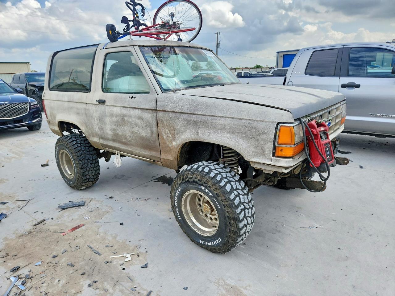 1989 Ford Bronco VIN 1FMCU14T6KUB13583 photo 4
