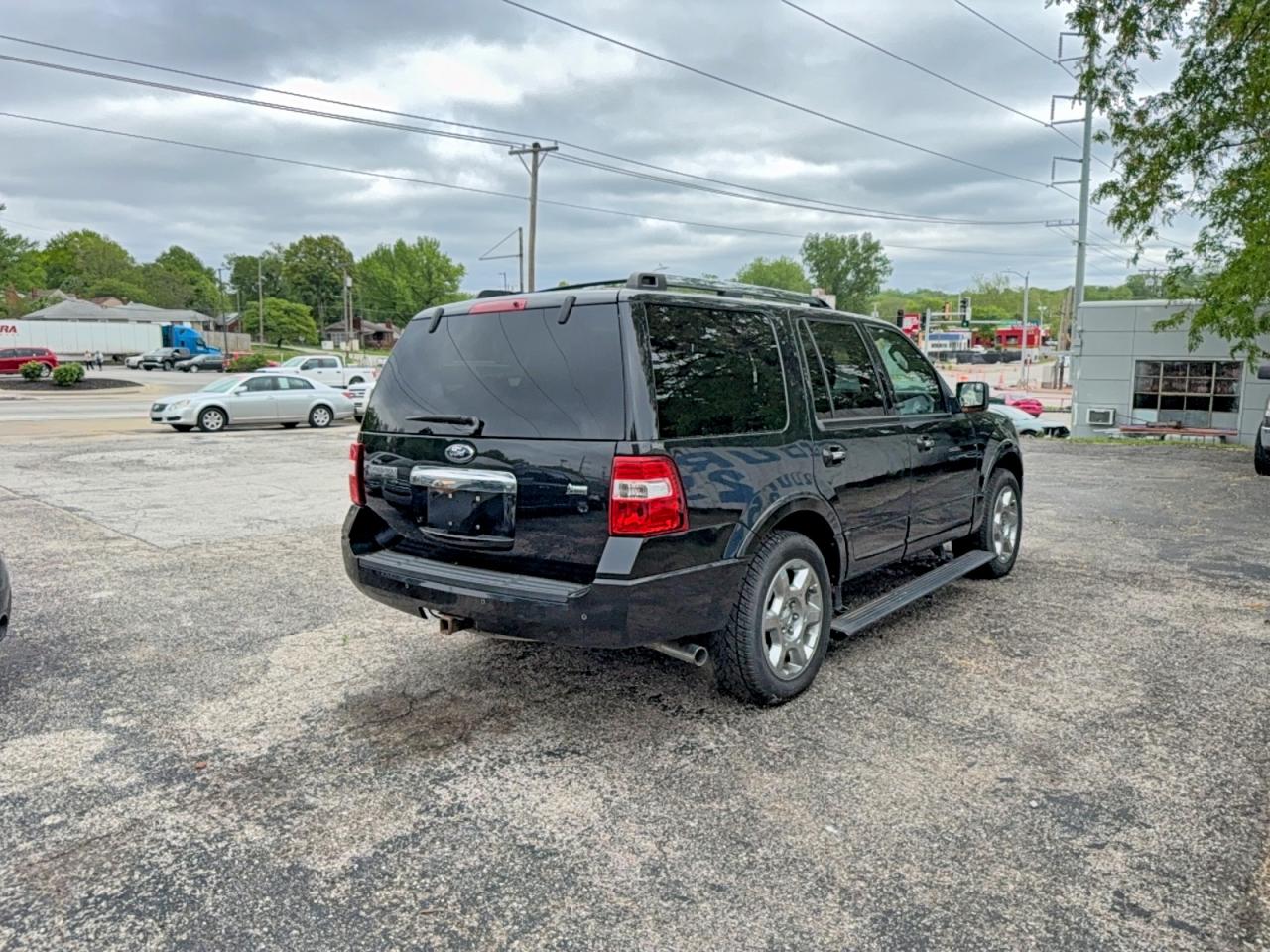 2014 Ford Expedition VIN 1FMJU2A55EEF03527 photo 4