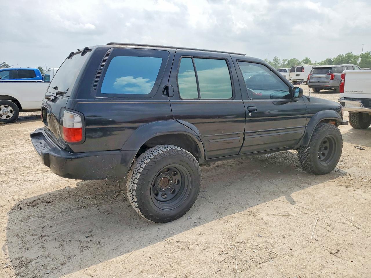 1998 Infiniti Qx4 VIN JNRAR05Y9WW035814 photo 3
