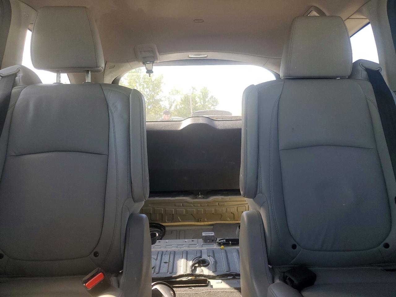 2019 Honda Odyssey VIN 5FNRL6H90KB025893 photo 10