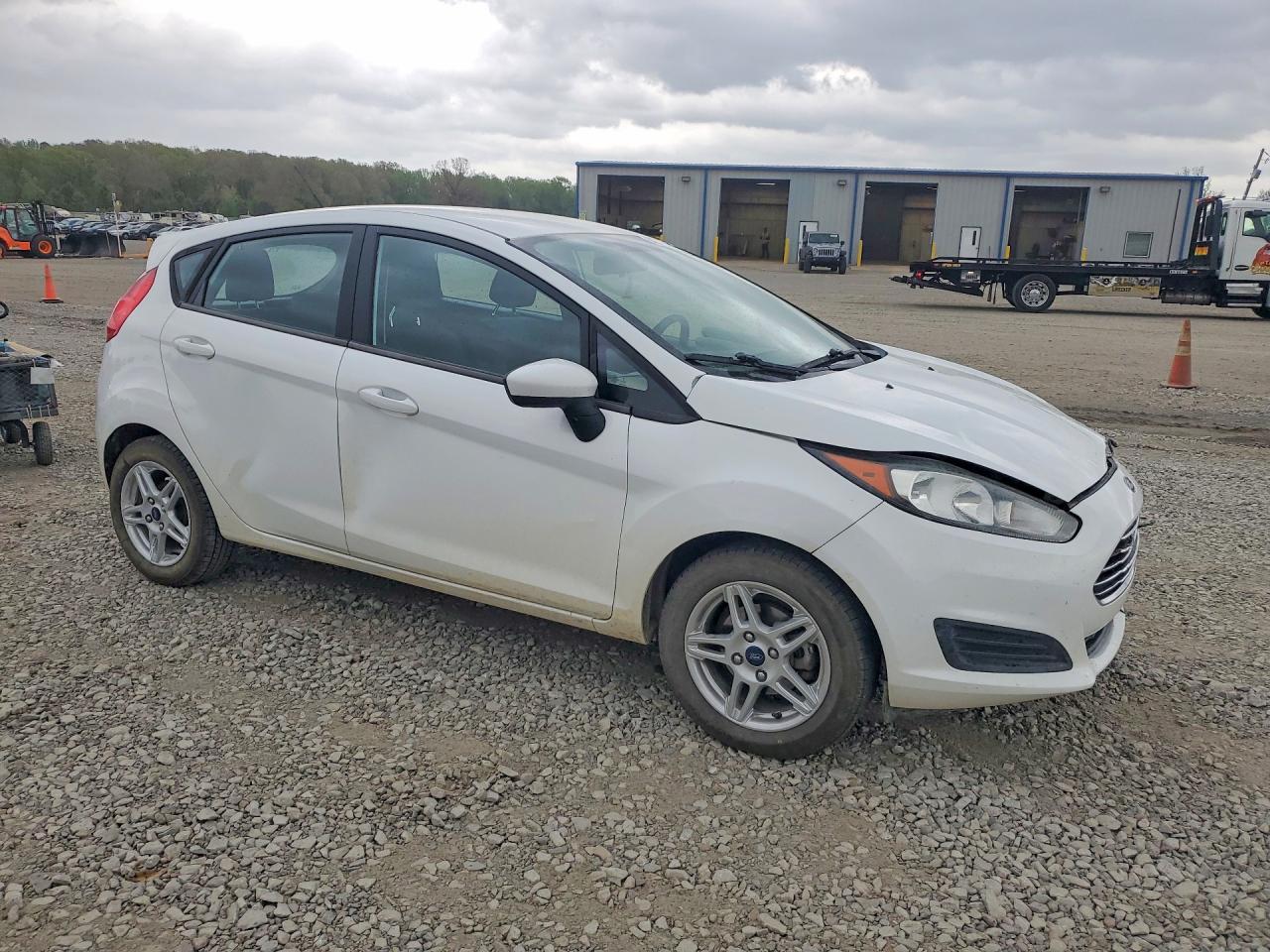 2017 Ford Fiesta VIN 3FADP4EJ1HM158819 photo 4