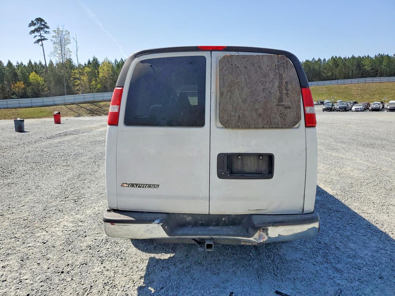 2020 Chevrolet Express VIN 1GAZGPFG3L1172269 photo 6