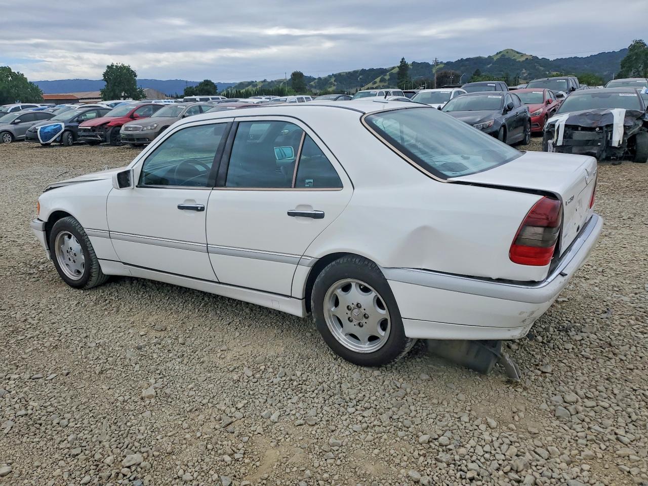 2000 MERZ C230kmp/sp VIN WDBHA24G9YA837675 photo 2