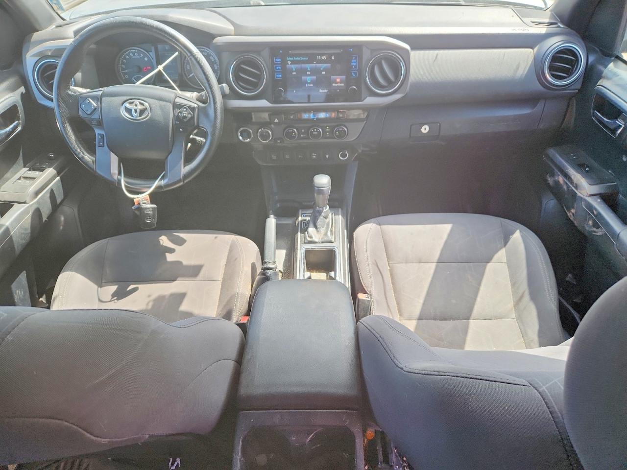 2017 Toyota Tacoma VIN 3TMDZ5BNXHM015756 photo 8