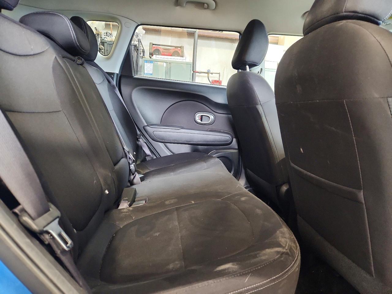 2016 Kia Soul base VIN KNDJN2A20G7240748 photo 10