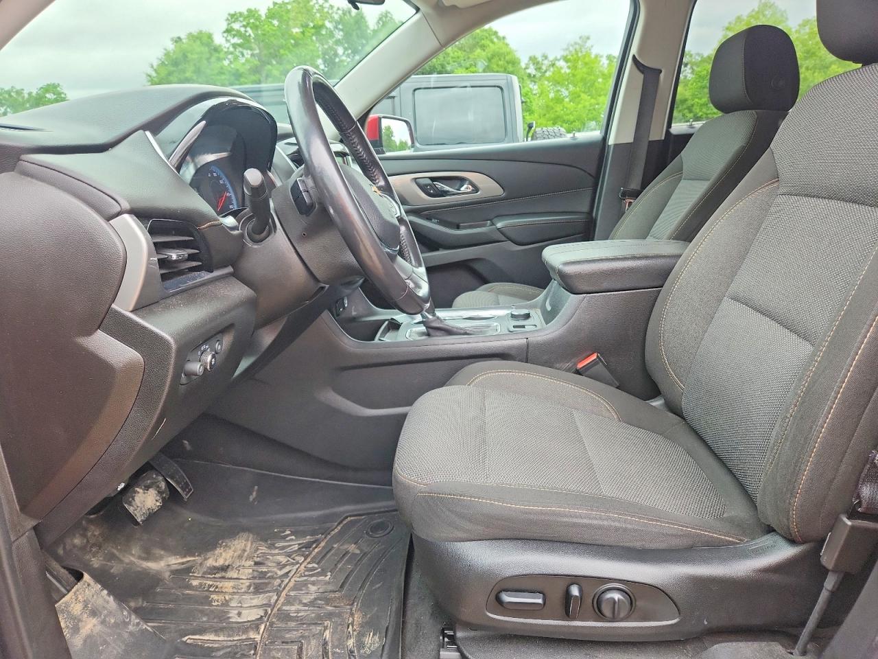 2019 Traverse VIN 1GNERGKW3KJ317555 photo 7