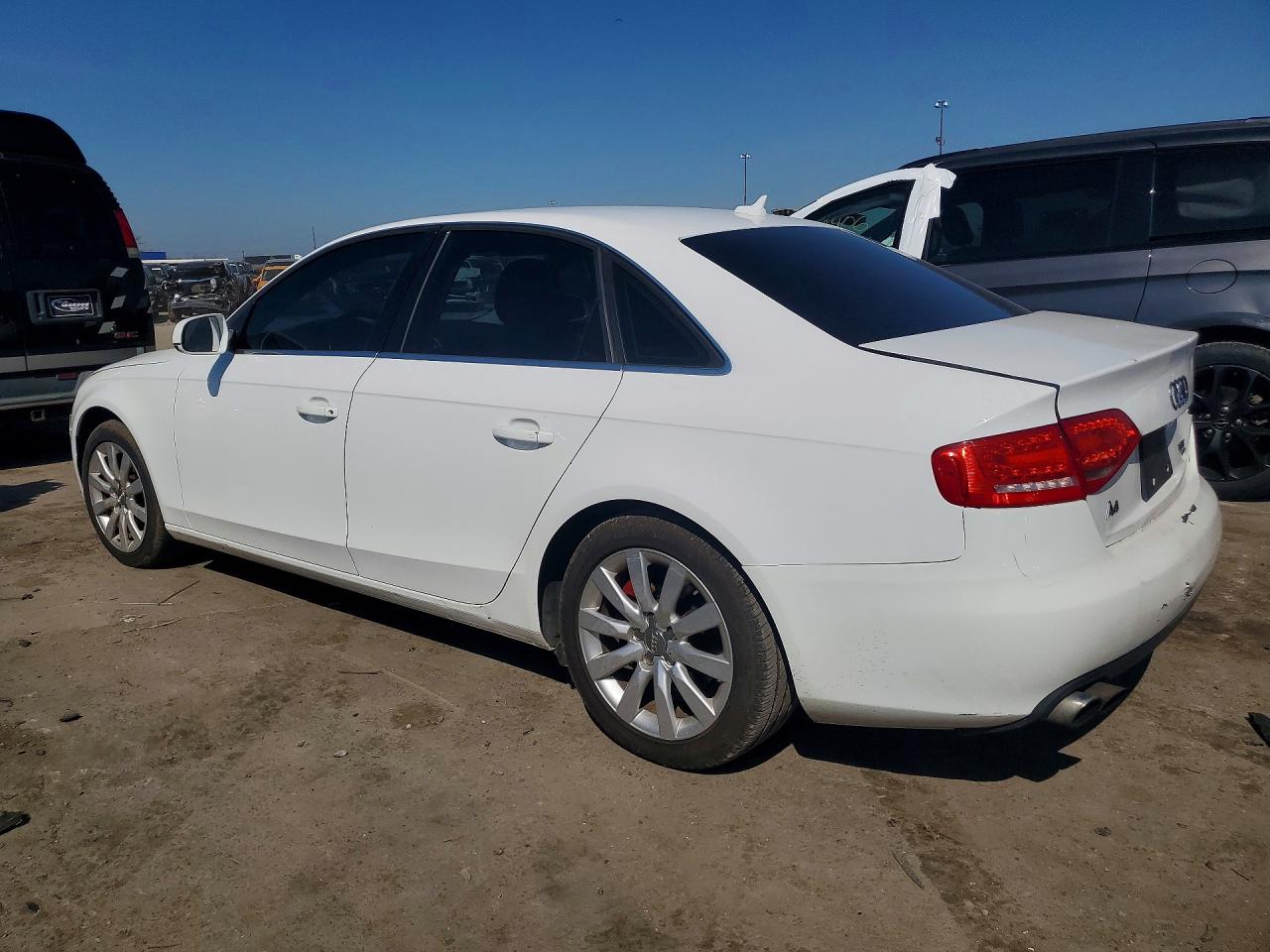 2011 Audi A4 VIN WAUFFAFL2BN044259 photo 2