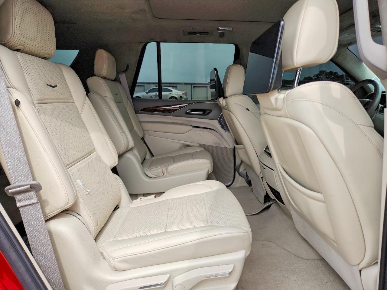 2024 Cadillac Escalade VIN 1GYS4GKL2RR325586 photo 11