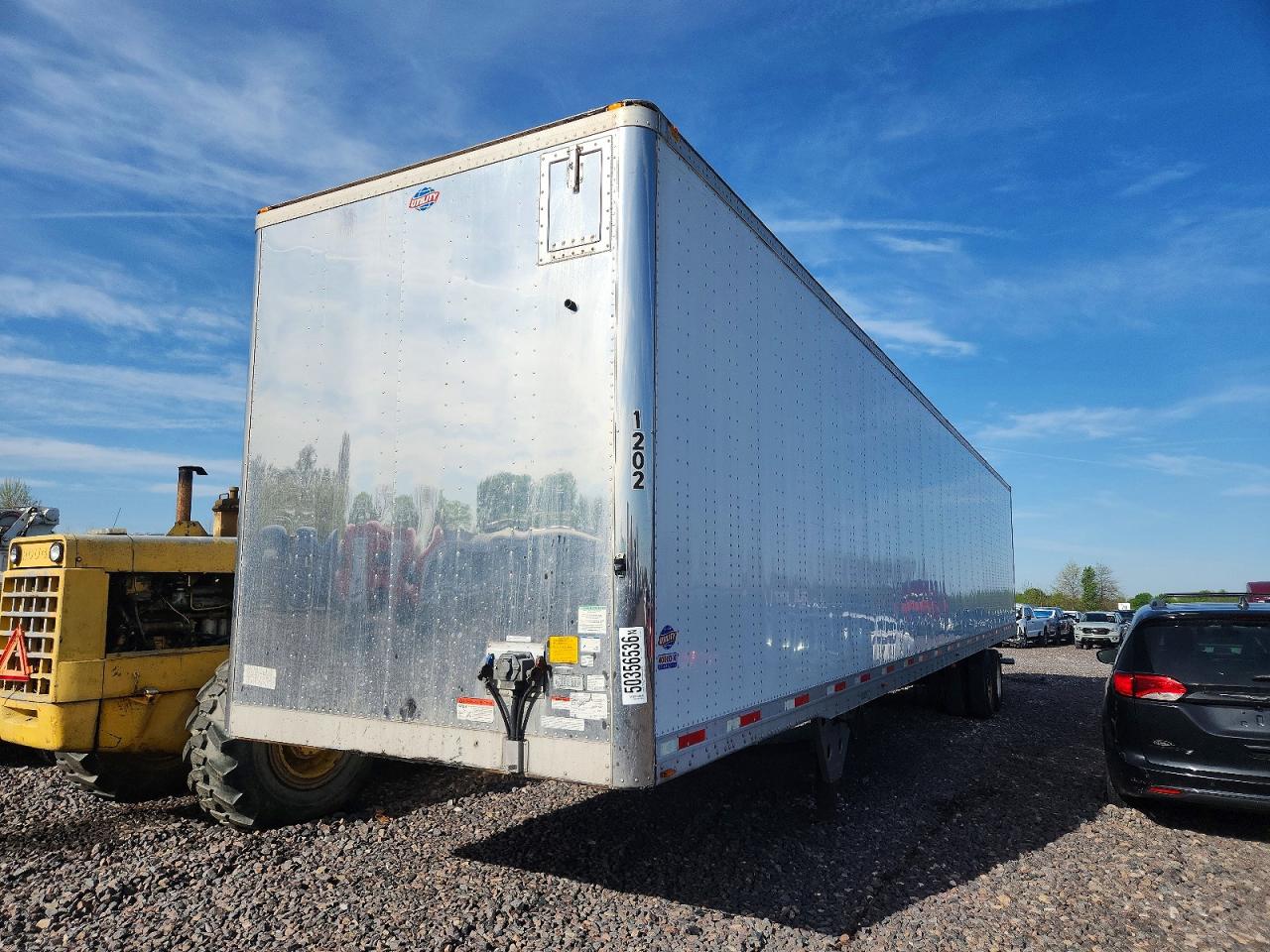 2021 UTILITY All models VIN 1UYVS253XM7396404 photo 3