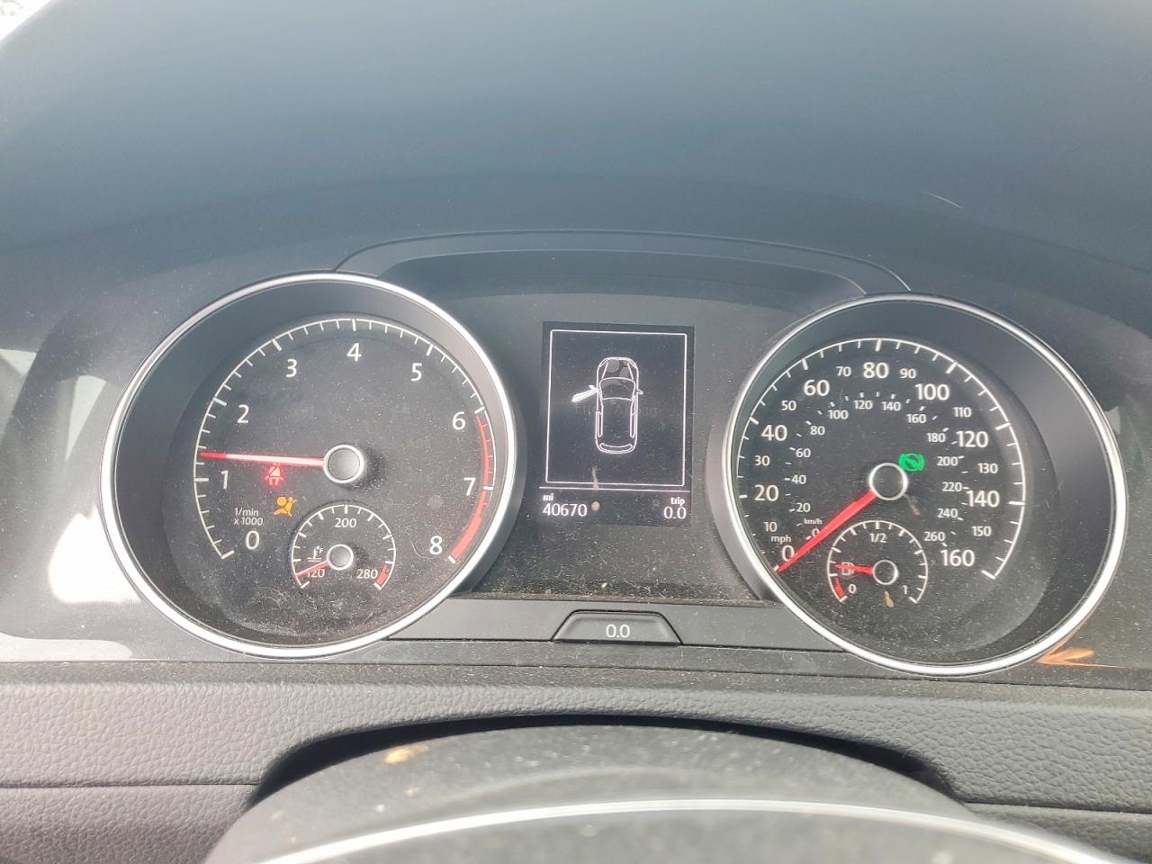 2018 Volkswagen Golf VIN 3VWG17AU6JM293100 photo 9