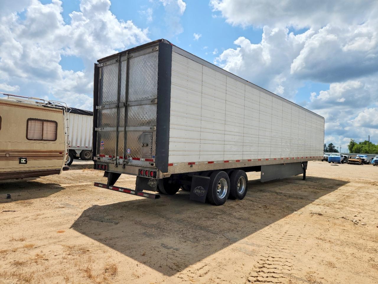 2022 UTILITY All models VIN 3UTVS2537N8731026 photo 4