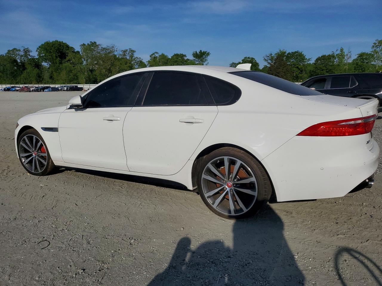 2018 Jaguar Xf VIN SAJBM4FV8JCY66540 photo 2