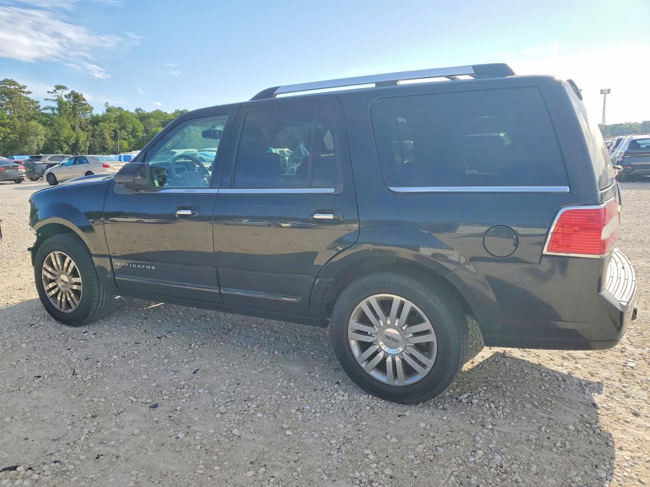2008 Lincoln Navigator VIN 5LMFU27568LJ13868 photo 2