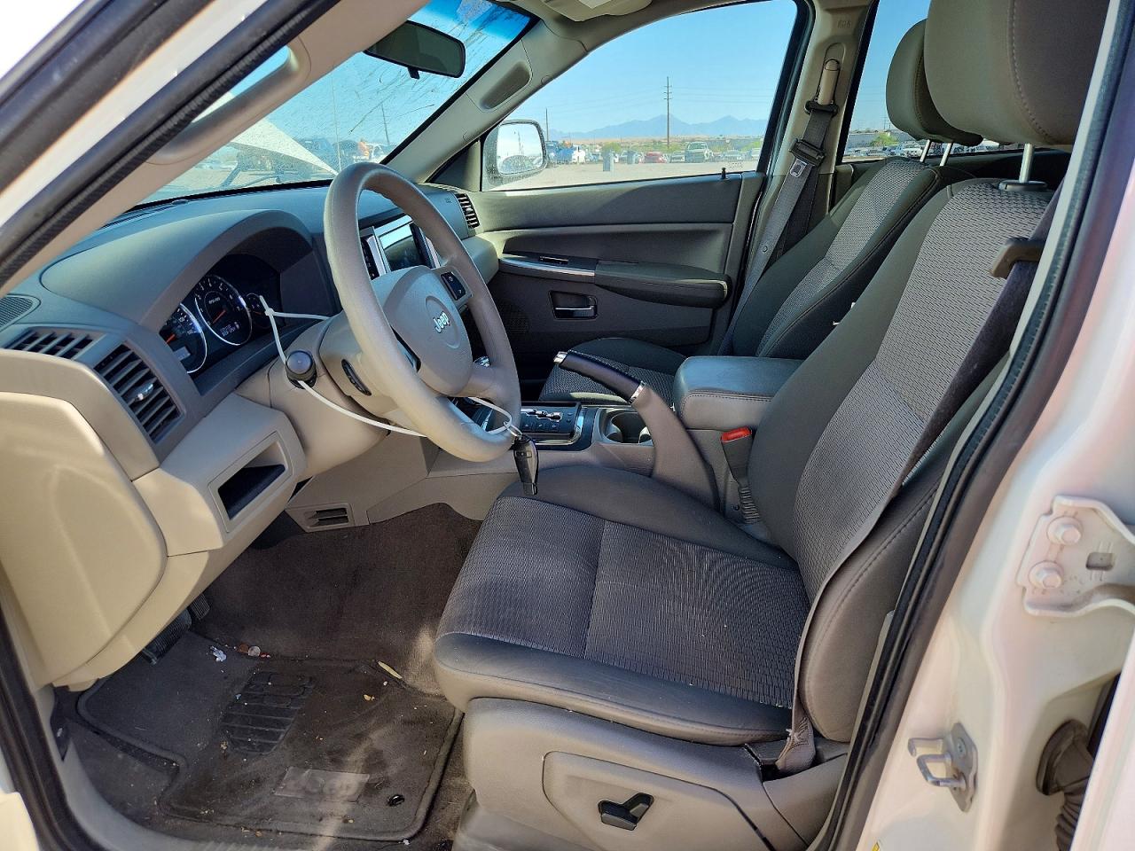 2009 Jeep Cherokee VIN 1J8GR48K19C516597 photo 7
