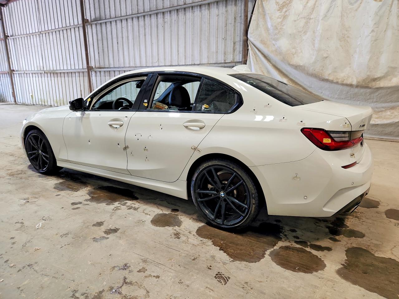 2019 BMW 3 series VIN WBA5R7C52KAJ80636 photo 2