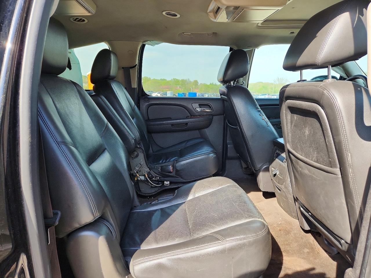 2013 Chevrolet Suburban VIN 1GNSKKE7XDR305406 photo 11