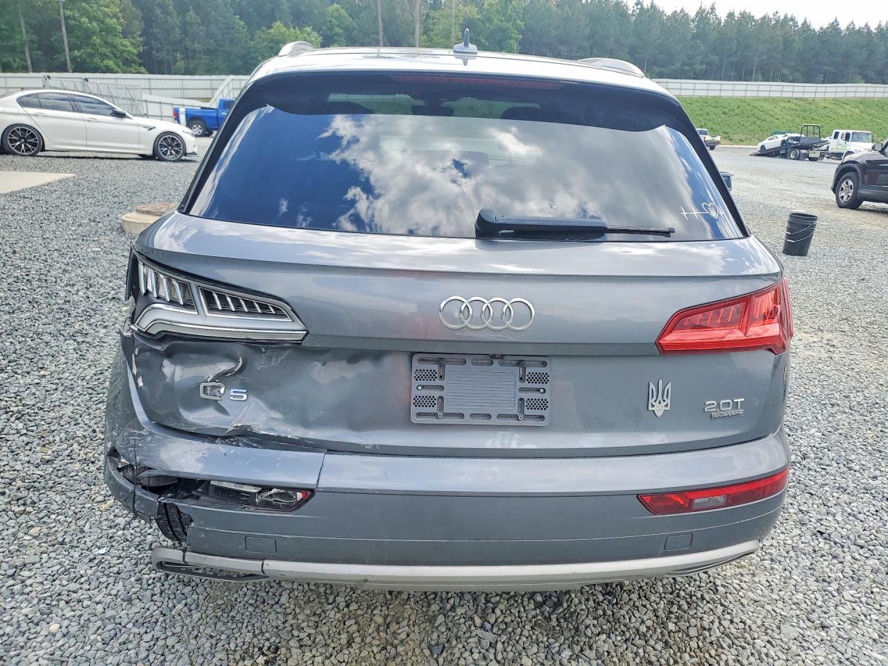 2018 Q5 VIN WA1ANAFY3J2021577 photo 6