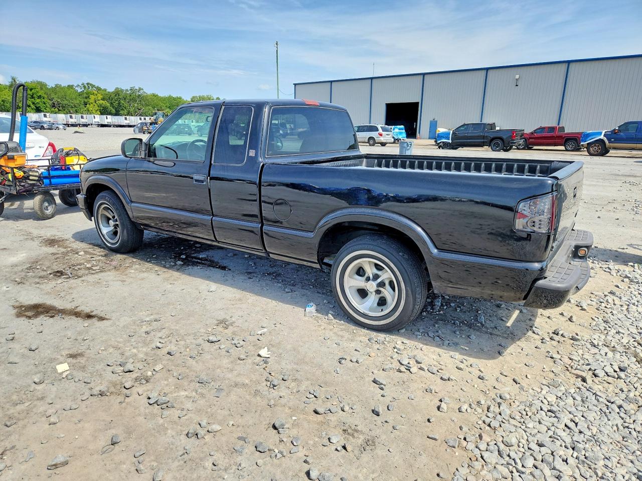 2001 GMC Sonoma VIN 1GTCS19W718167639 photo 2