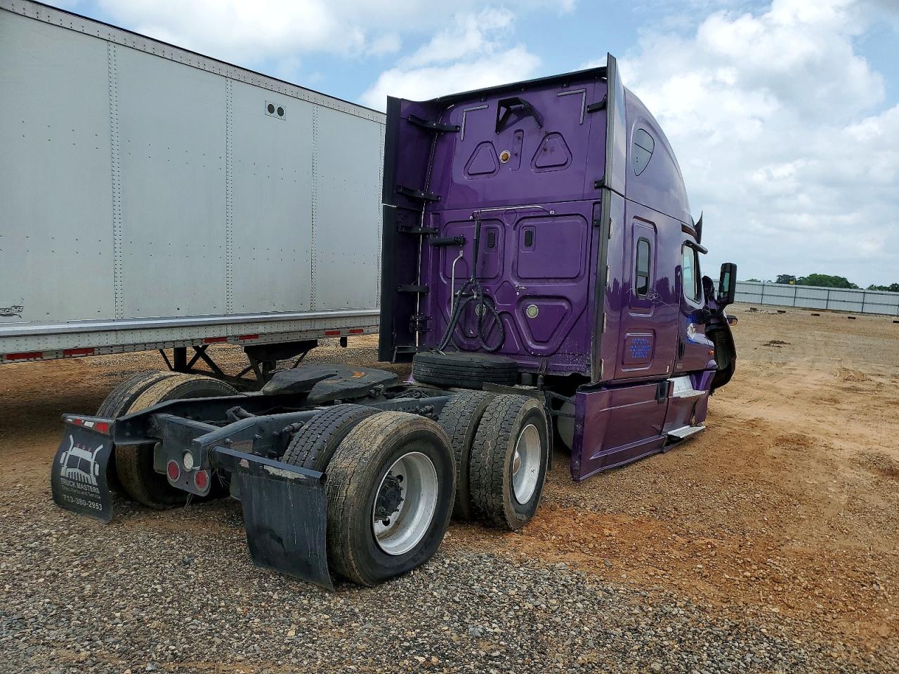 2017 FREIGHTLINER All other VIN 3AKJGLDR6HSHU3816 photo 4