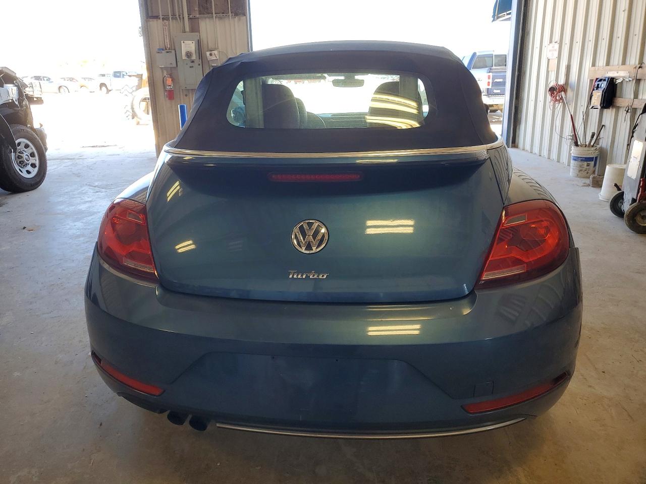 2017 Volkswagen Beetle VIN 3VW517AT7HM813992 photo 6