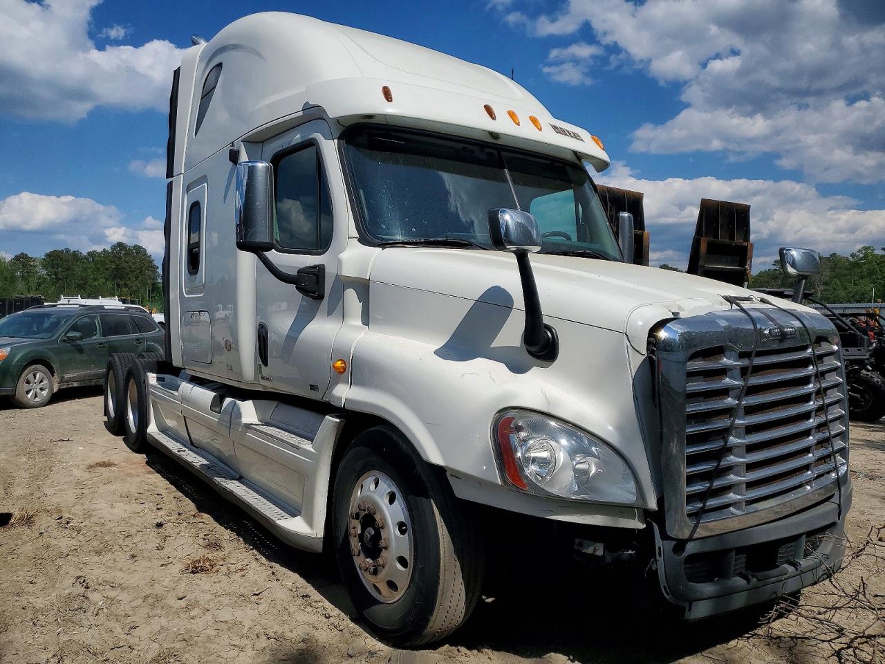 2011 FREIGHTLINER All other VIN 1FUJGLDR6BLAZ4649 photo 1