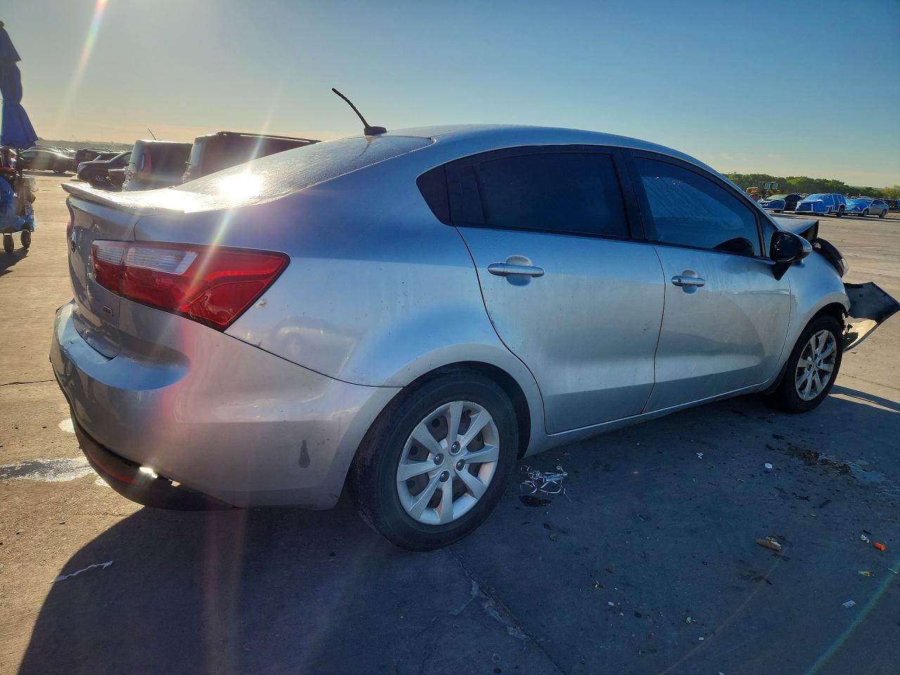 2015 Kia Rio VIN KNADM4A34F6517861 photo 3