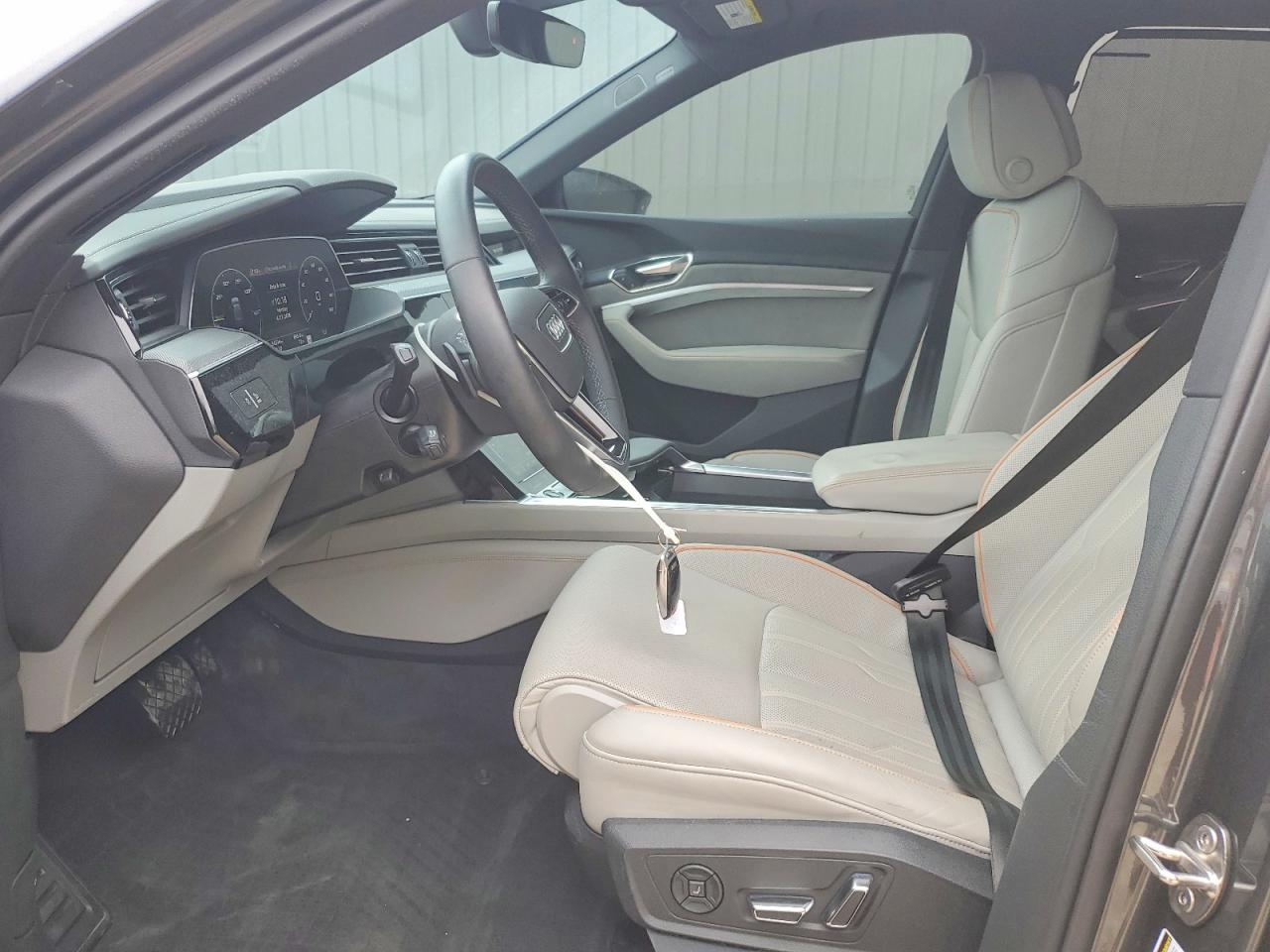2024 Audi Q8 e-tron VIN WA16AAGEXRB012389 photo 7
