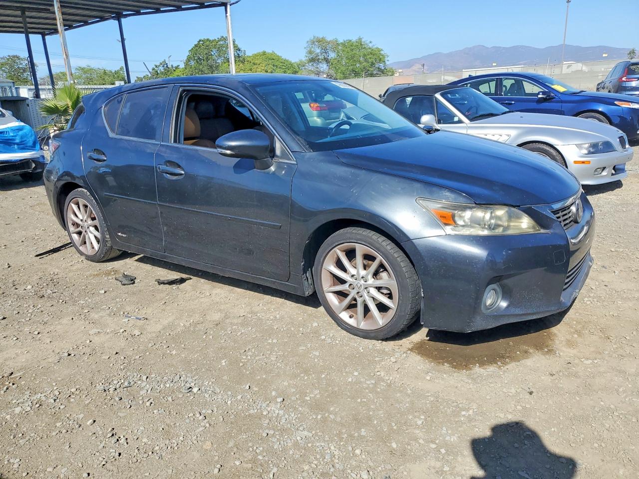 2011 LEXUS Ct 200 VIN JTHKD5BH2B2010211 photo 4
