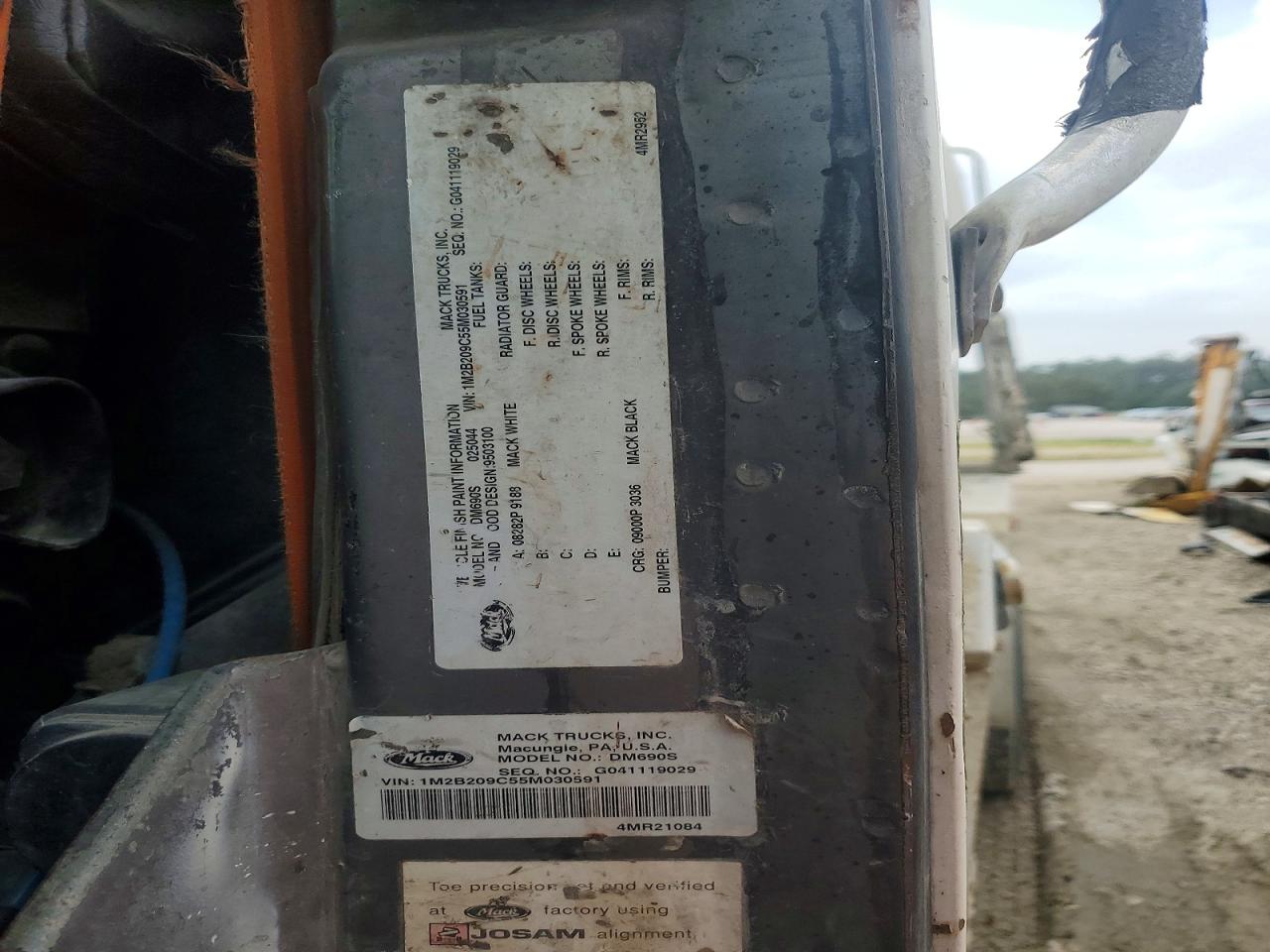 2005 MACK All other VIN 1M2B209C55M030591 photo 10
