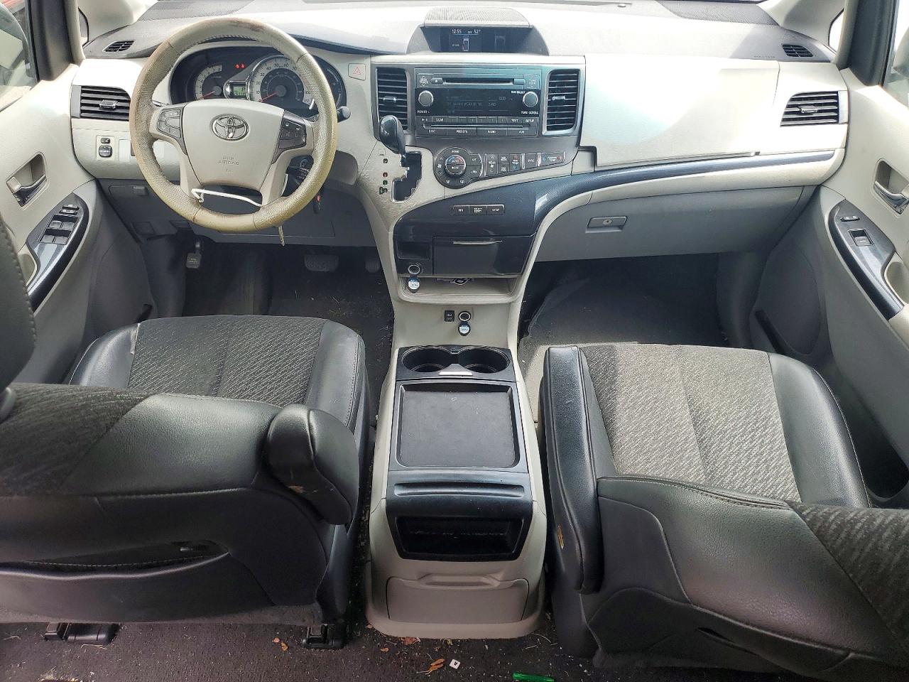 2011 TOYT Sienna VIN 5TDXK3DC2BS092999 photo 8
