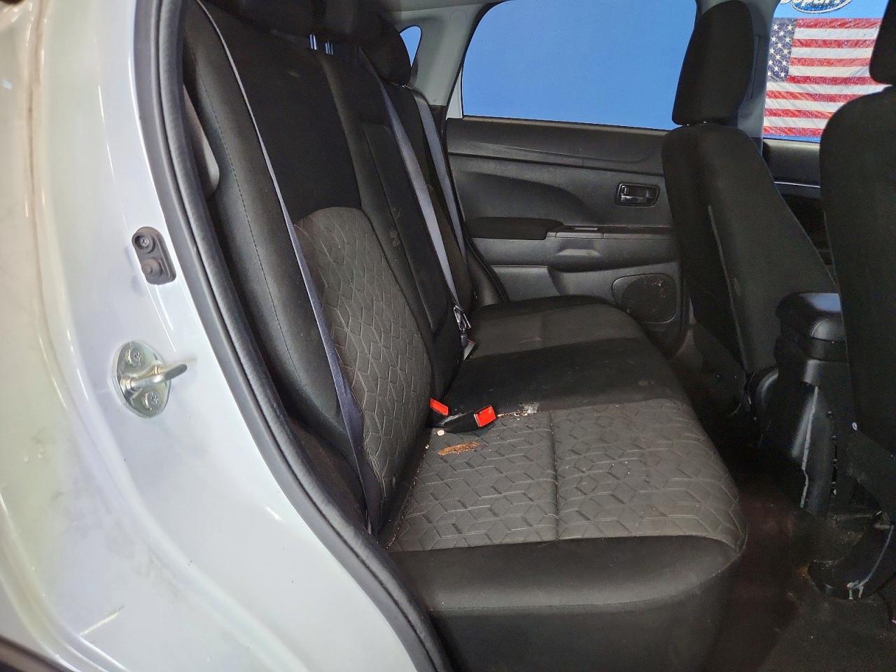 2022 Mitsubishi Outlander VIN JA4APUAU3NU021900 photo 11