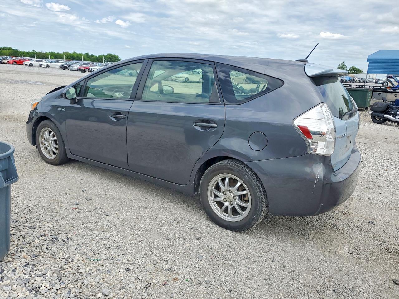 2013 Toyota Prius v th VIN JTDZN3EUXD3268838 photo 2