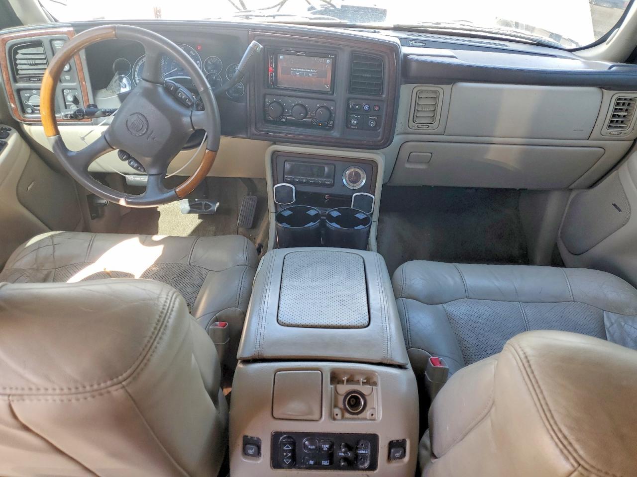 2002 Cadillac Escalade VIN 1GYEK63N32R308752 photo 8